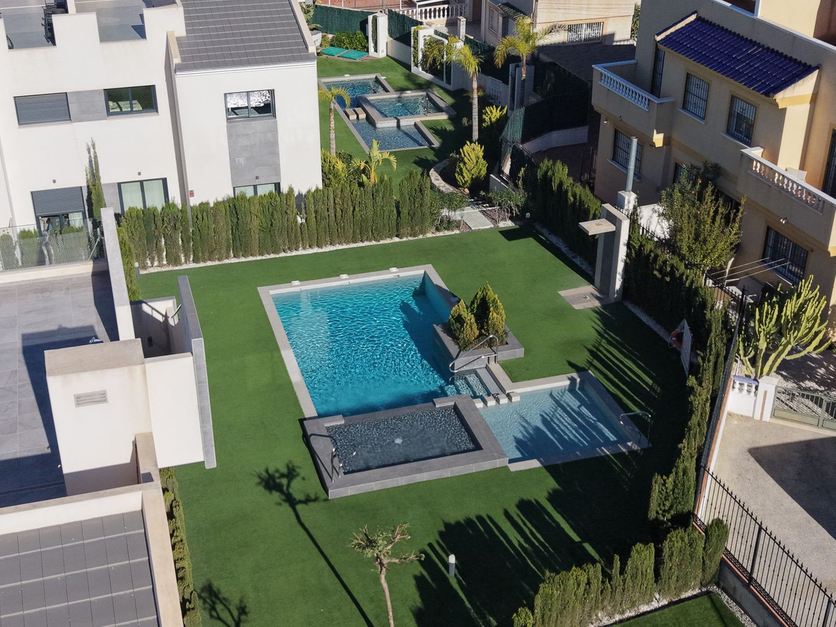 Se vende Apartamento en Planta Última de 2 dormitorios en Costa Blanca, Alicante, España