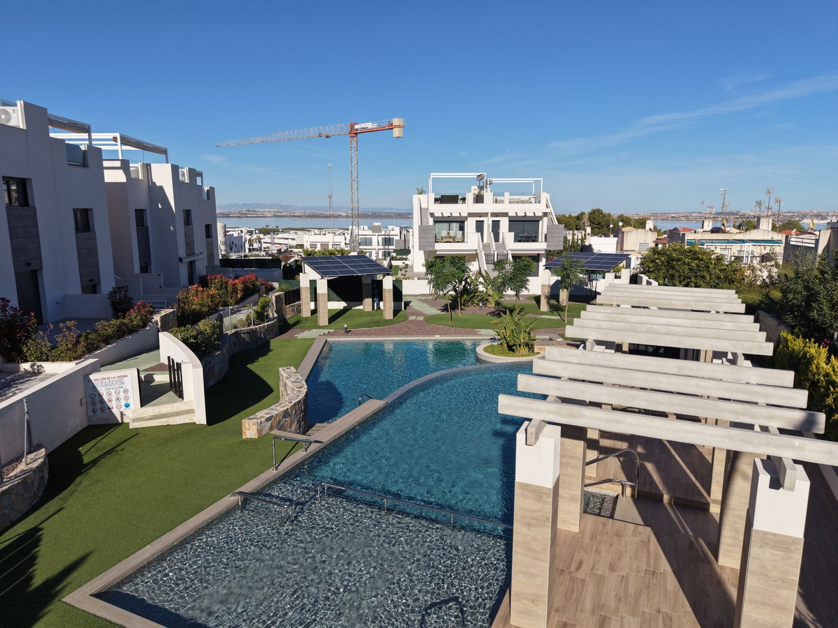 Se vende Apartamento en Planta Última de 2 dormitorios en Costa Blanca, Alicante, España