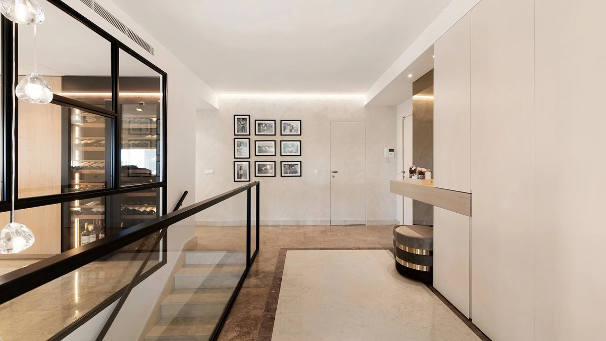 4 Bed Apartment for sale in The Golden Mile Costa Del Sol, Málaga, Spain