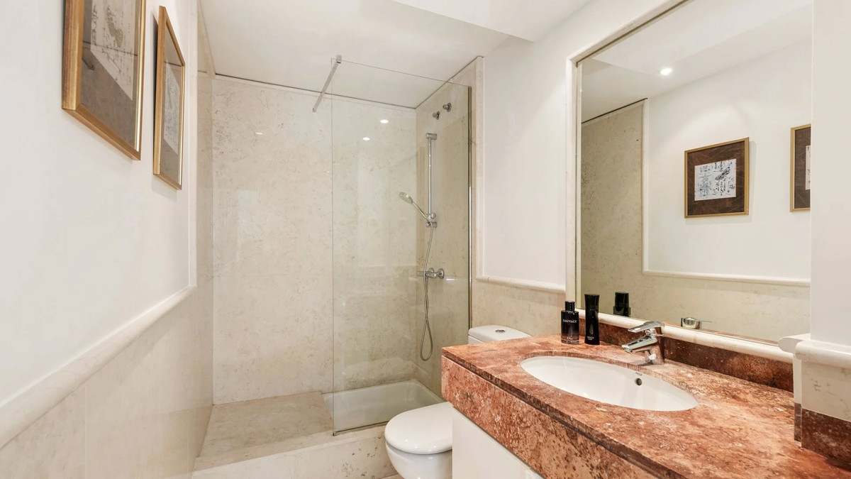 4 Bed Apartment for sale in The Golden Mile Costa Del Sol, Málaga, Spain