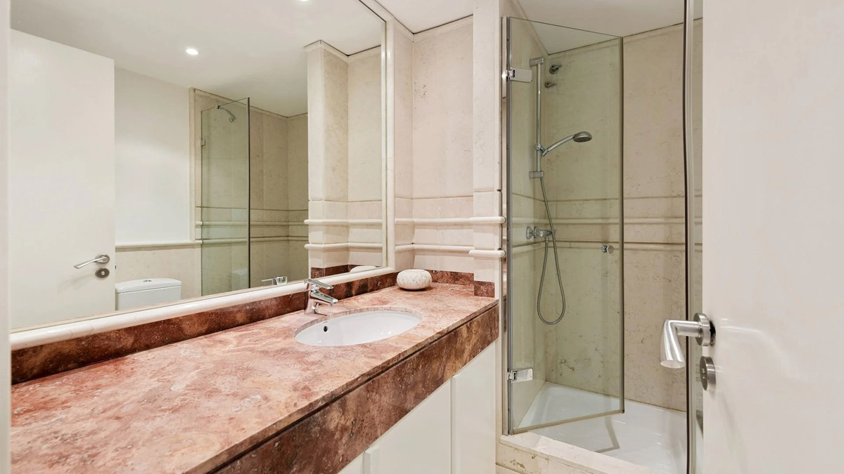 4 Bed Apartment for sale in The Golden Mile Costa Del Sol, Málaga, Spain