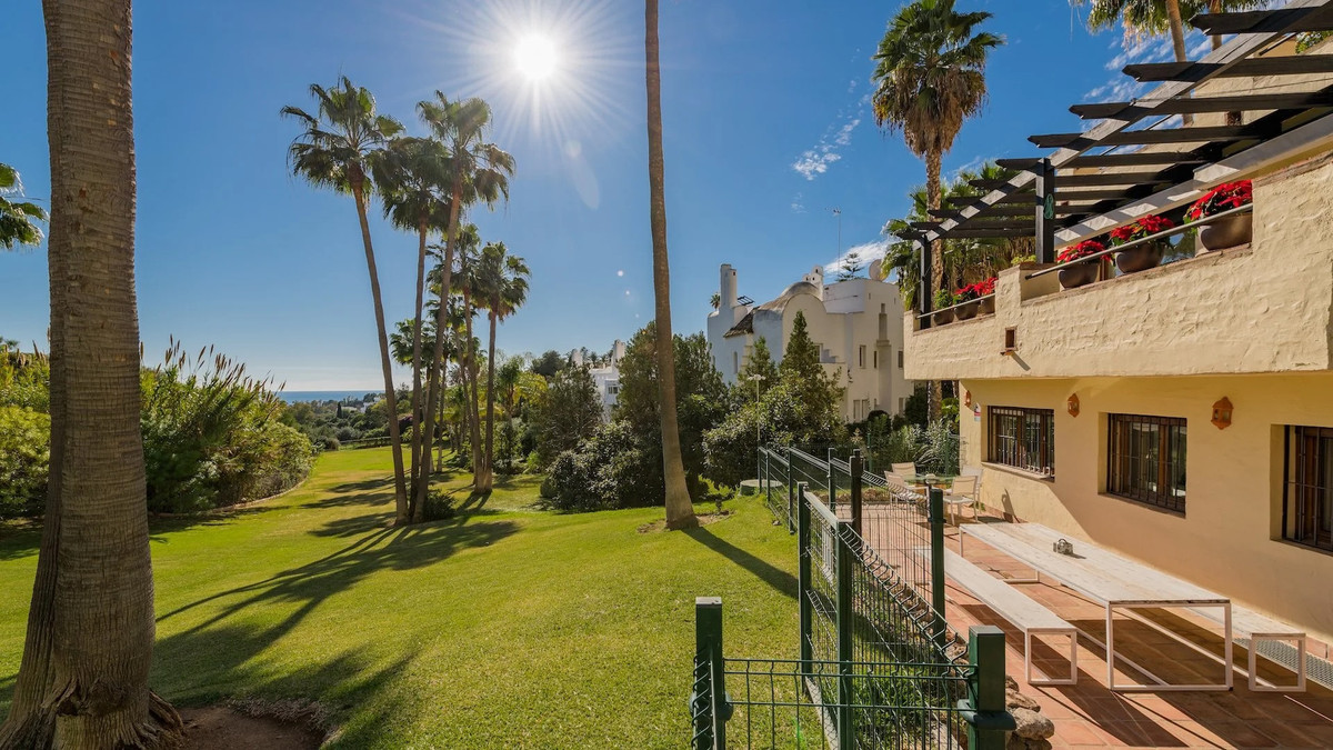 4 Bed Apartment for sale in The Golden Mile Costa Del Sol, Málaga, Spain