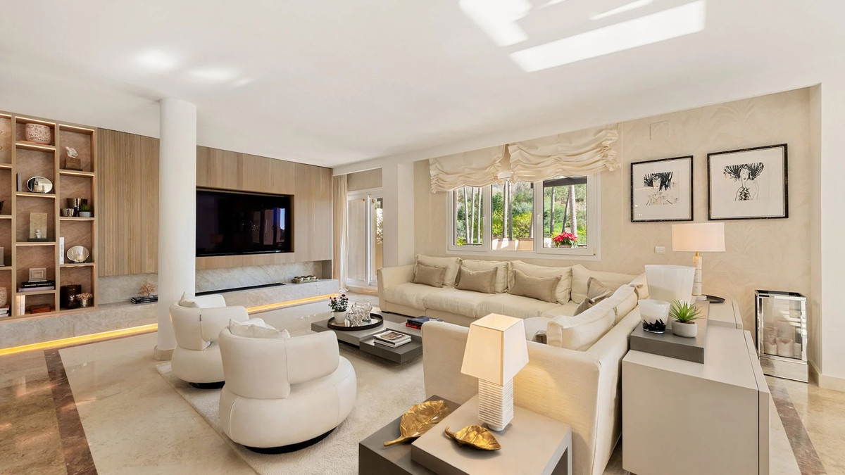 4 Bed Apartment for sale in The Golden Mile Costa Del Sol, Málaga, Spain