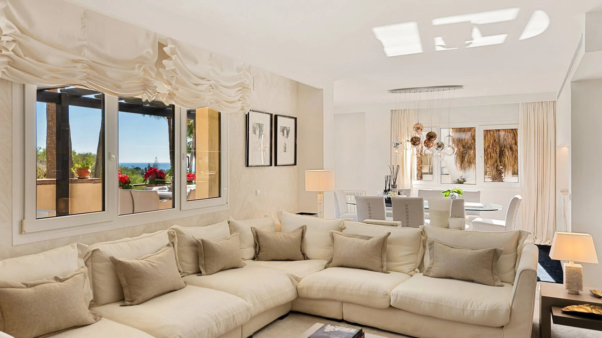 4 Bed Apartment for sale in The Golden Mile Costa Del Sol, Málaga, Spain