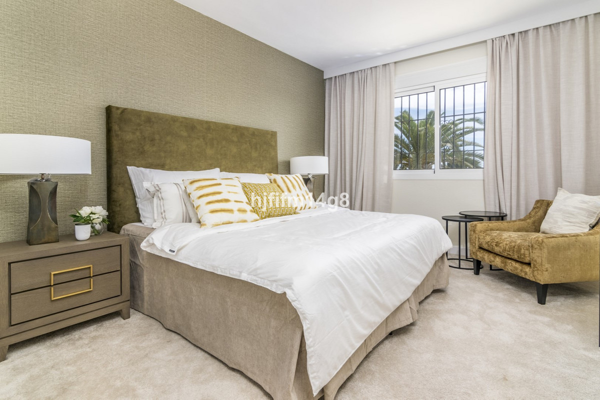 2 Bed Apartment for sale in Nueva Andalucía Costa Del Sol, Málaga, Spain