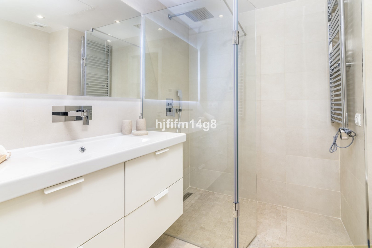 2 Bed Apartment for sale in Nueva Andalucía Costa Del Sol, Málaga, Spain