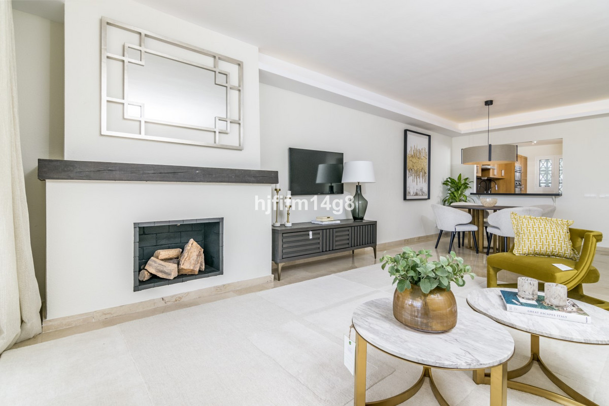 2 Bed Apartment for sale in Nueva Andalucía Costa Del Sol, Málaga, Spain