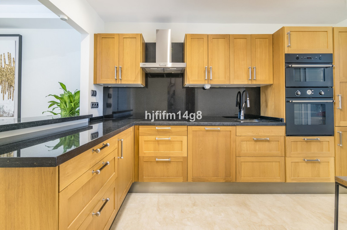 2 Bed Apartment for sale in Nueva Andalucía Costa Del Sol, Málaga, Spain