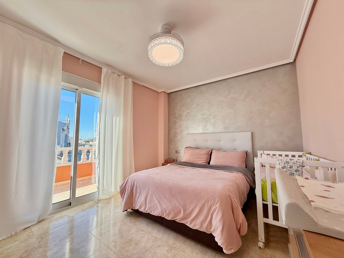 Se vende Pareada de 3 dormitorios en Costa Blanca, Alicante, España