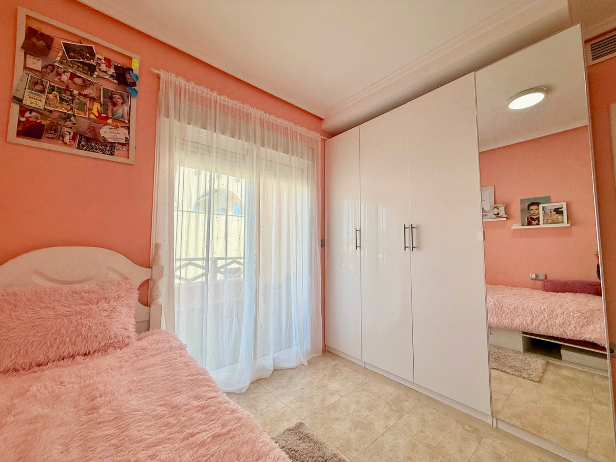 Se vende Pareada de 3 dormitorios en Costa Blanca, Alicante, España