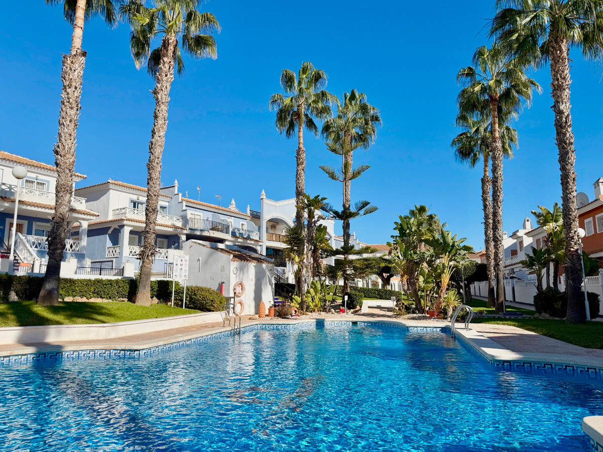 Se vende Pareada de 3 dormitorios en Costa Blanca, Alicante, España
