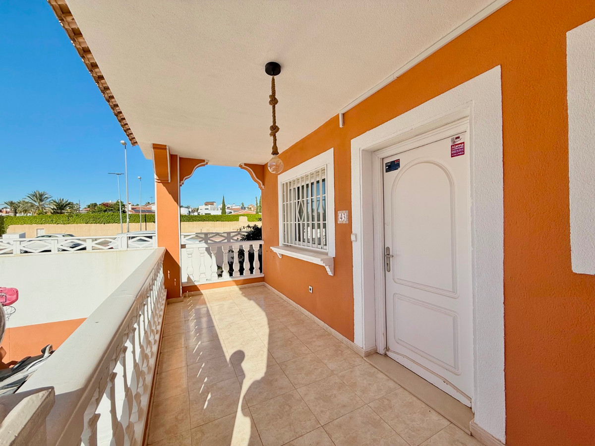 Se vende Pareada de 3 dormitorios en Costa Blanca, Alicante, España