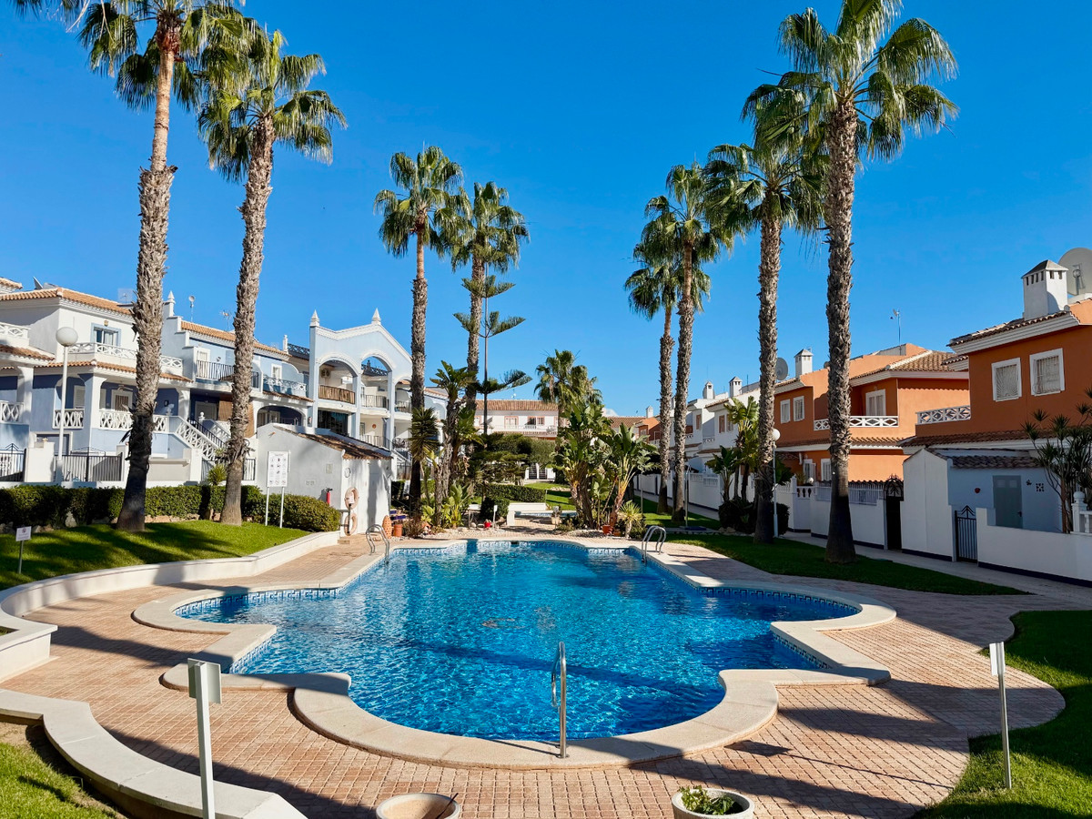 Se vende Pareada de 3 dormitorios en Costa Blanca, Alicante, España