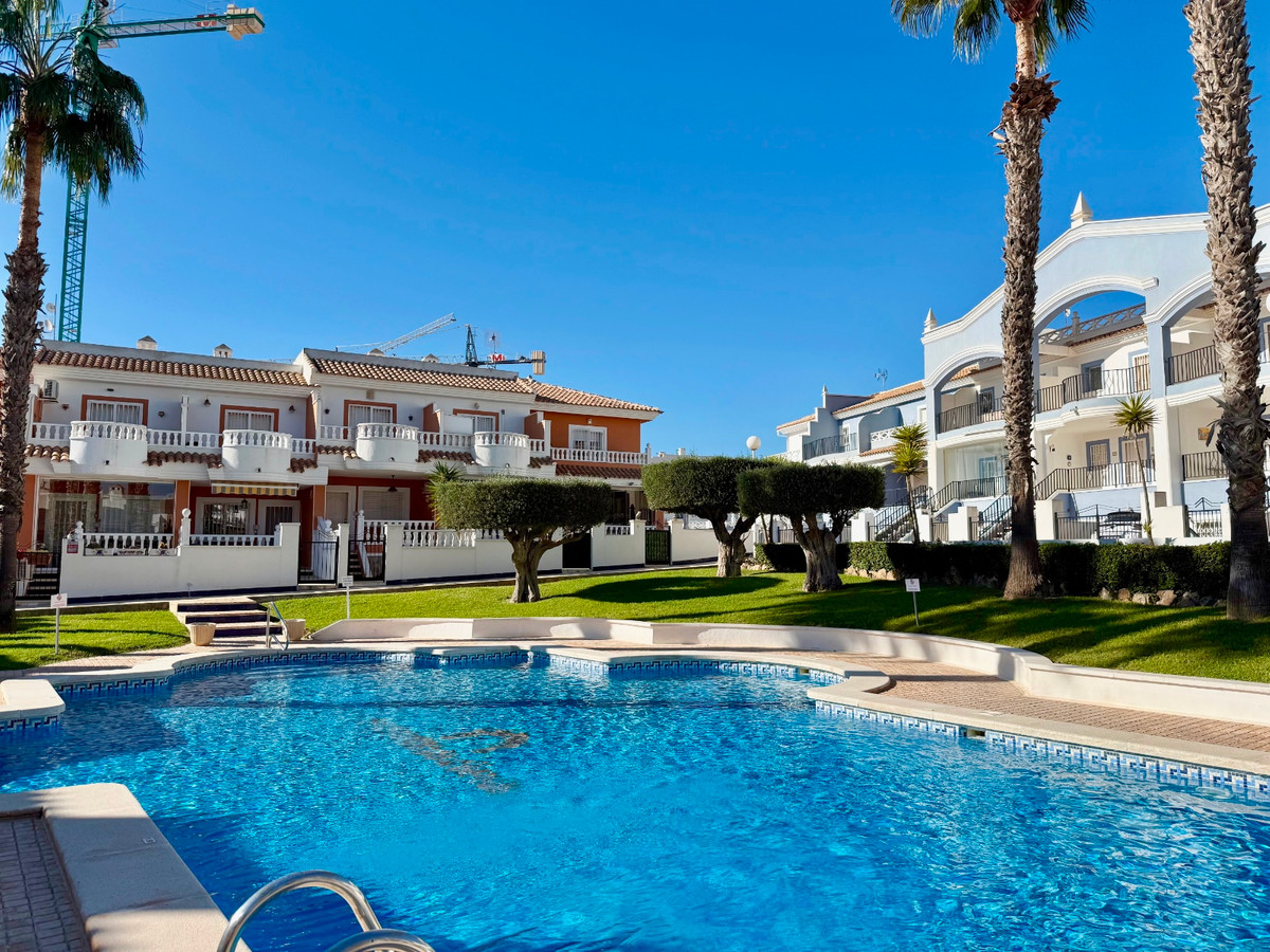 Se vende Pareada de 3 dormitorios en Costa Blanca, Alicante, España