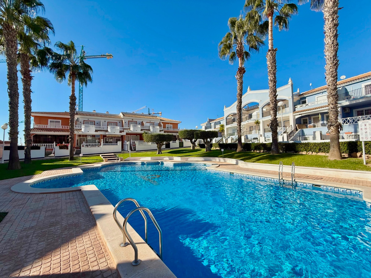 Se vende Pareada de 3 dormitorios en Costa Blanca, Alicante, España