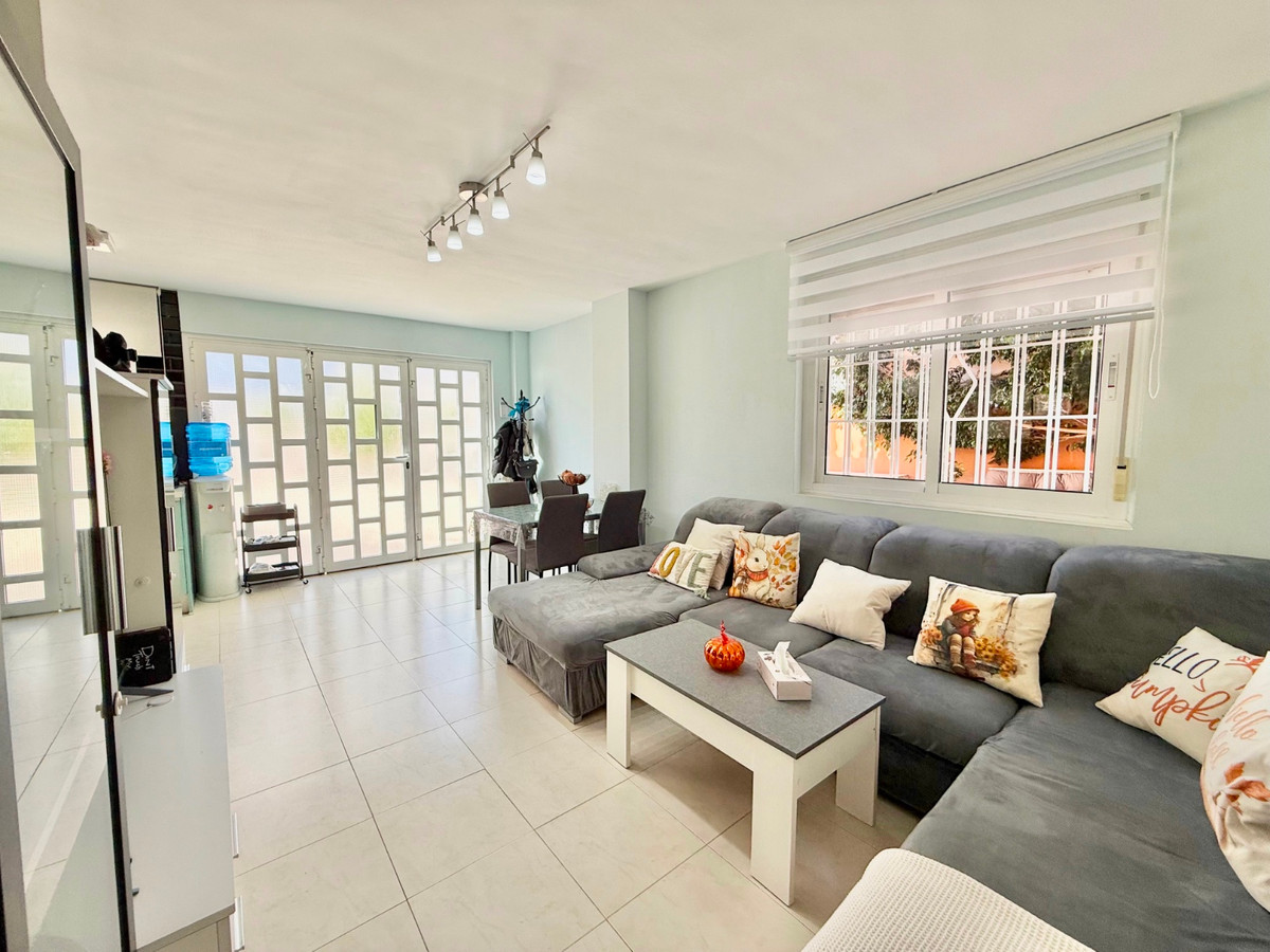 Se vende Pareada de 3 dormitorios en Costa Blanca, Alicante, España