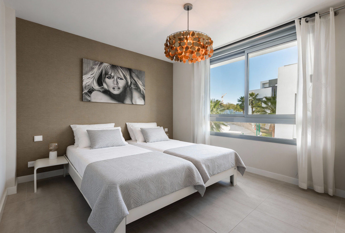 3 Bed Apartment for sale in Estepona Costa Del Sol, Málaga, Spain