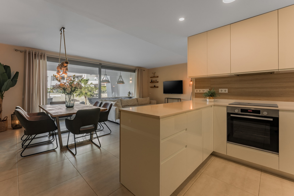 3 Bed Apartment for sale in Estepona Costa Del Sol, Málaga, Spain