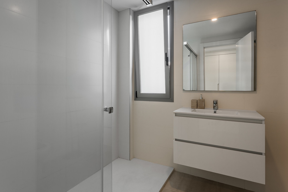 3 Bed Apartment for sale in Estepona Costa Del Sol, Málaga, Spain