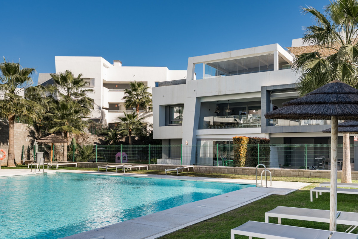 3 Bed Apartment for sale in Estepona Costa Del Sol, Málaga, Spain