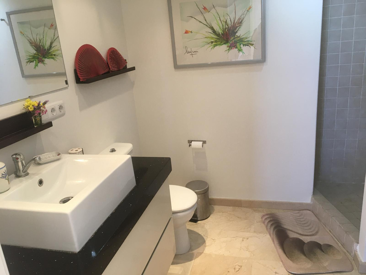 3 Bed Apartment for sale in San Pedro De Alcántara Costa Del Sol, Málaga, Spain