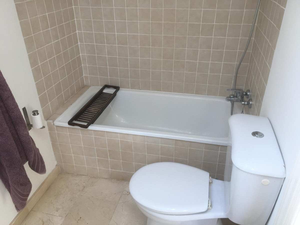 3 Bed Apartment for sale in San Pedro De Alcántara Costa Del Sol, Málaga, Spain