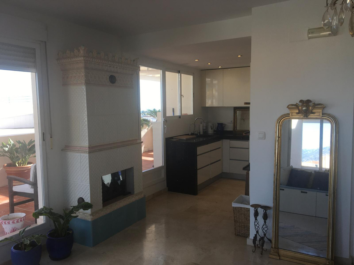 3 Bed Apartment for sale in San Pedro De Alcántara Costa Del Sol, Málaga, Spain