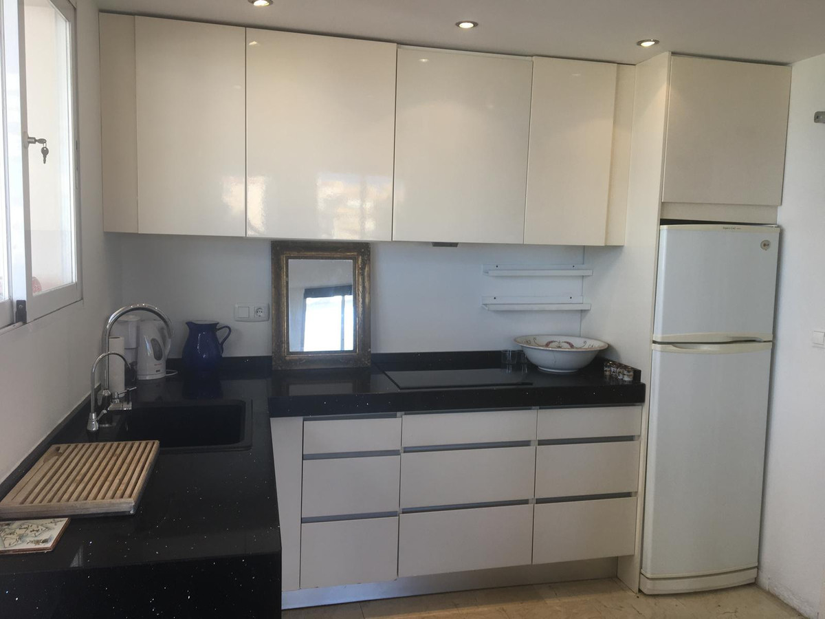 3 Bed Apartment for sale in San Pedro De Alcántara Costa Del Sol, Málaga, Spain