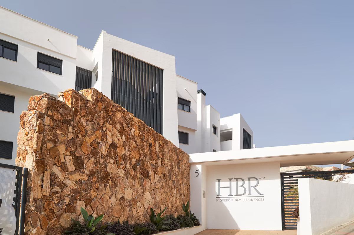 2 Bed Apartment for sale in Fuengirola Costa Del Sol, Málaga, Spain