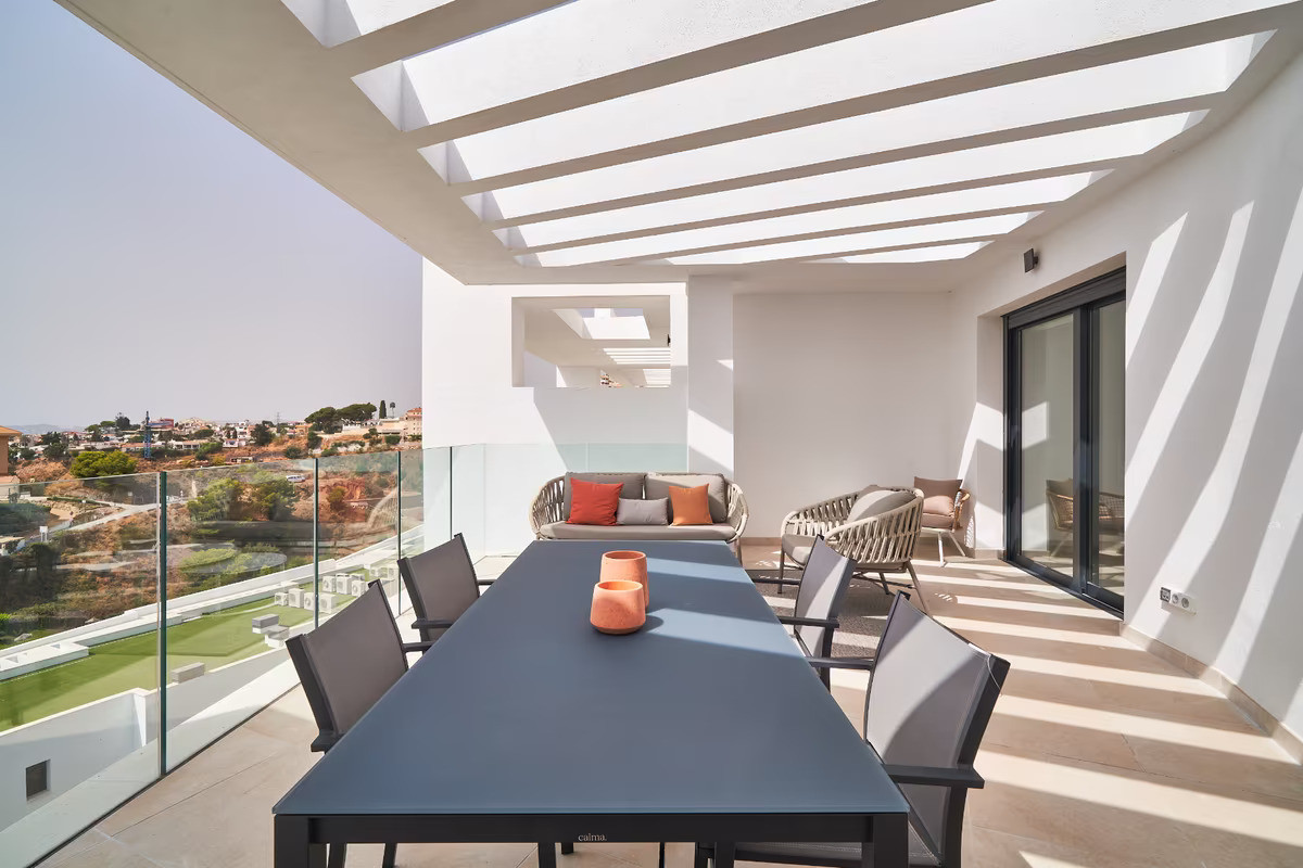 2 Bed Apartment for sale in Fuengirola Costa Del Sol, Málaga, Spain