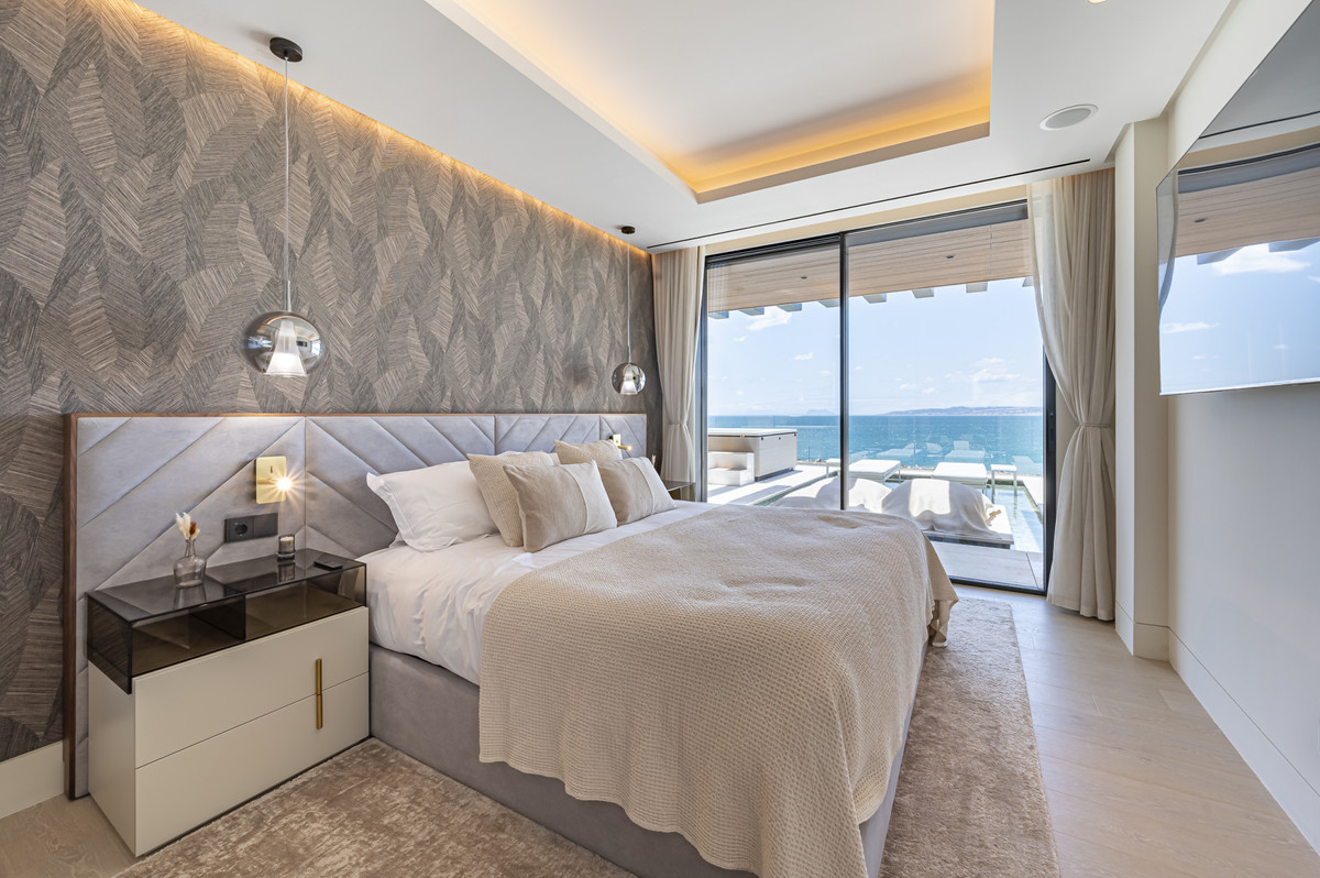 2 Bed Apartment for sale in Estepona Costa Del Sol, Málaga, Spain