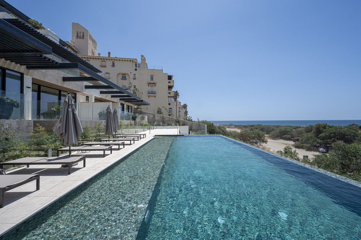 2 Bed Apartment for sale in Estepona Costa Del Sol, Málaga, Spain