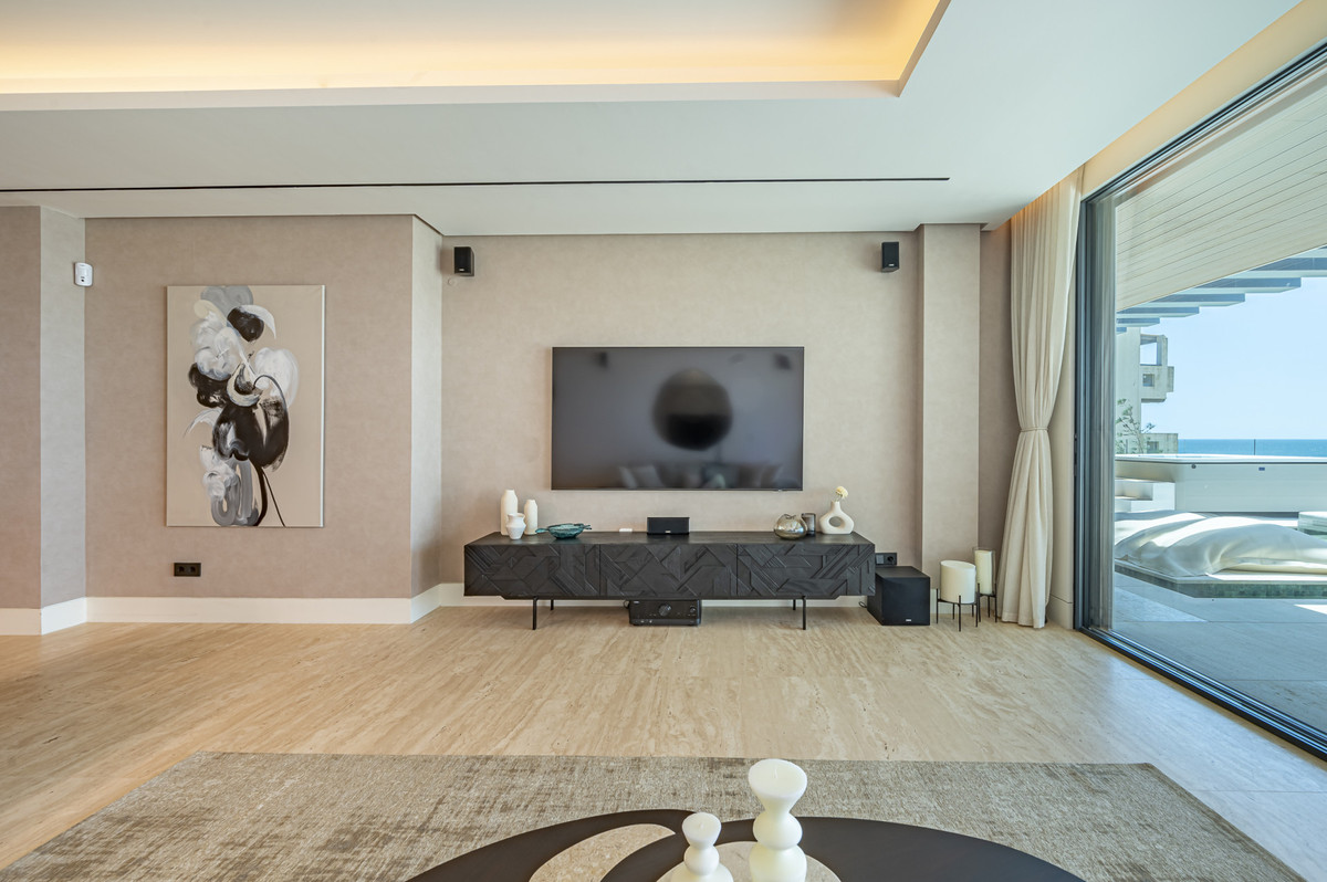 2 Bed Apartment for sale in Estepona Costa Del Sol, Málaga, Spain