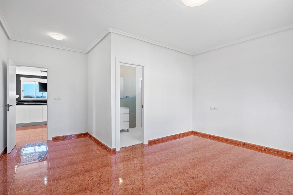 Se vende Villa - Chalet de 4 dormitorios en Costa Blanca, Alicante, España
