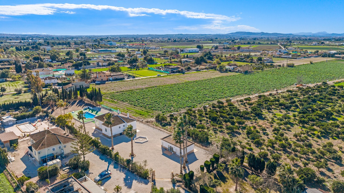 Se vende Villa - Chalet de 4 dormitorios en Costa Blanca, Alicante, España
