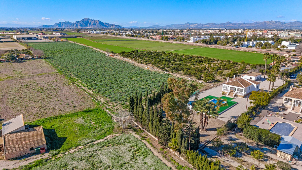 Se vende Villa - Chalet de 4 dormitorios en Costa Blanca, Alicante, España