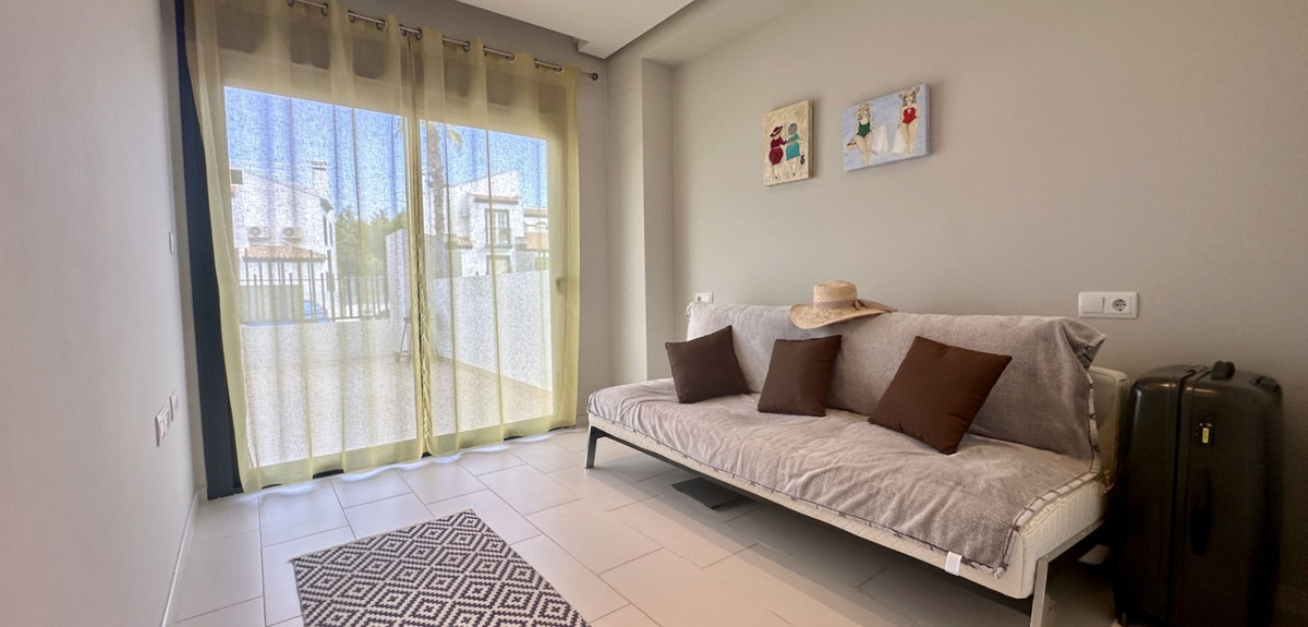 Se vende Apartamento Planta Baja de 2 dormitorios en Costa Blanca, Alicante, España