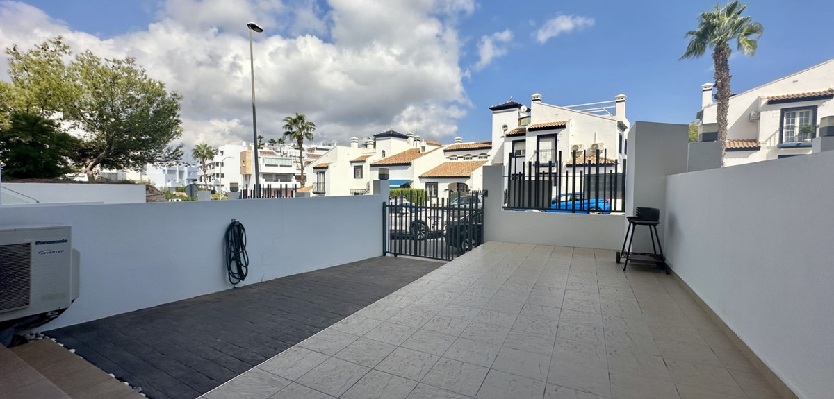 Se vende Apartamento Planta Baja de 2 dormitorios en Costa Blanca, Alicante, España