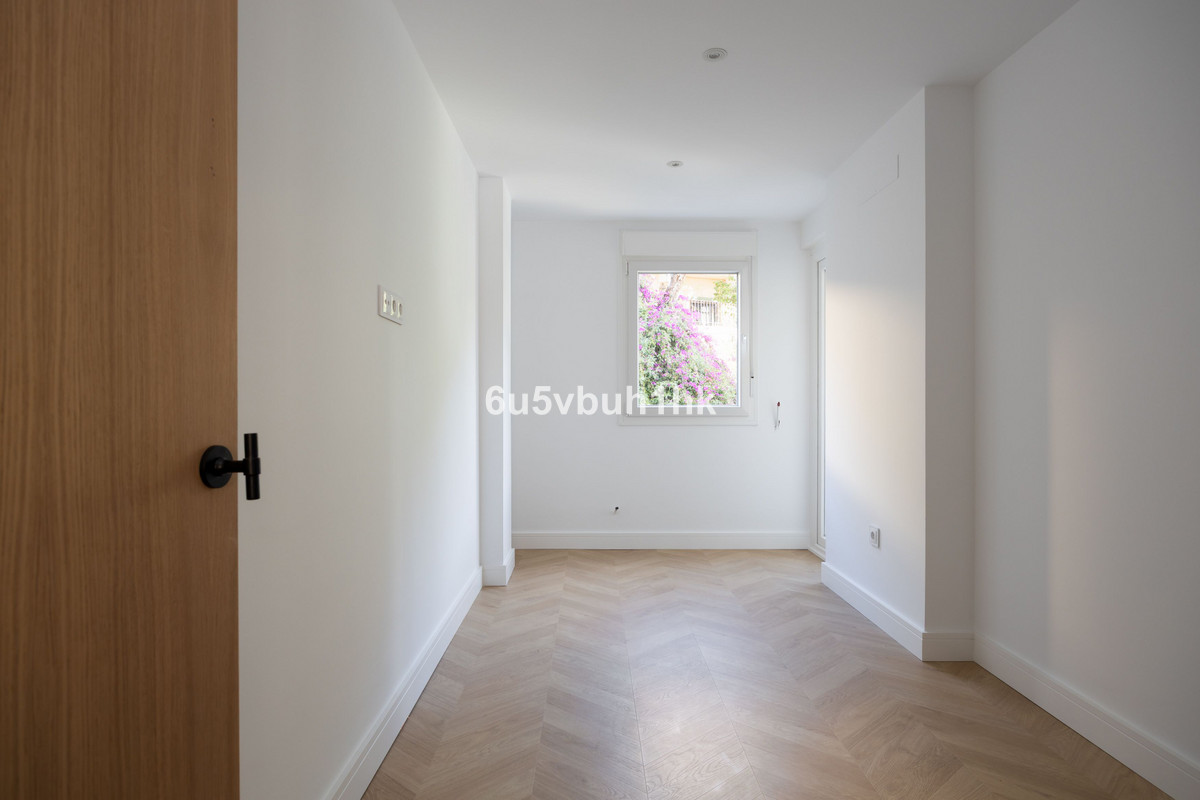 Se vende Apartamento Planta Baja de 3 dormitorios en Costa Del Sol, Málaga, España