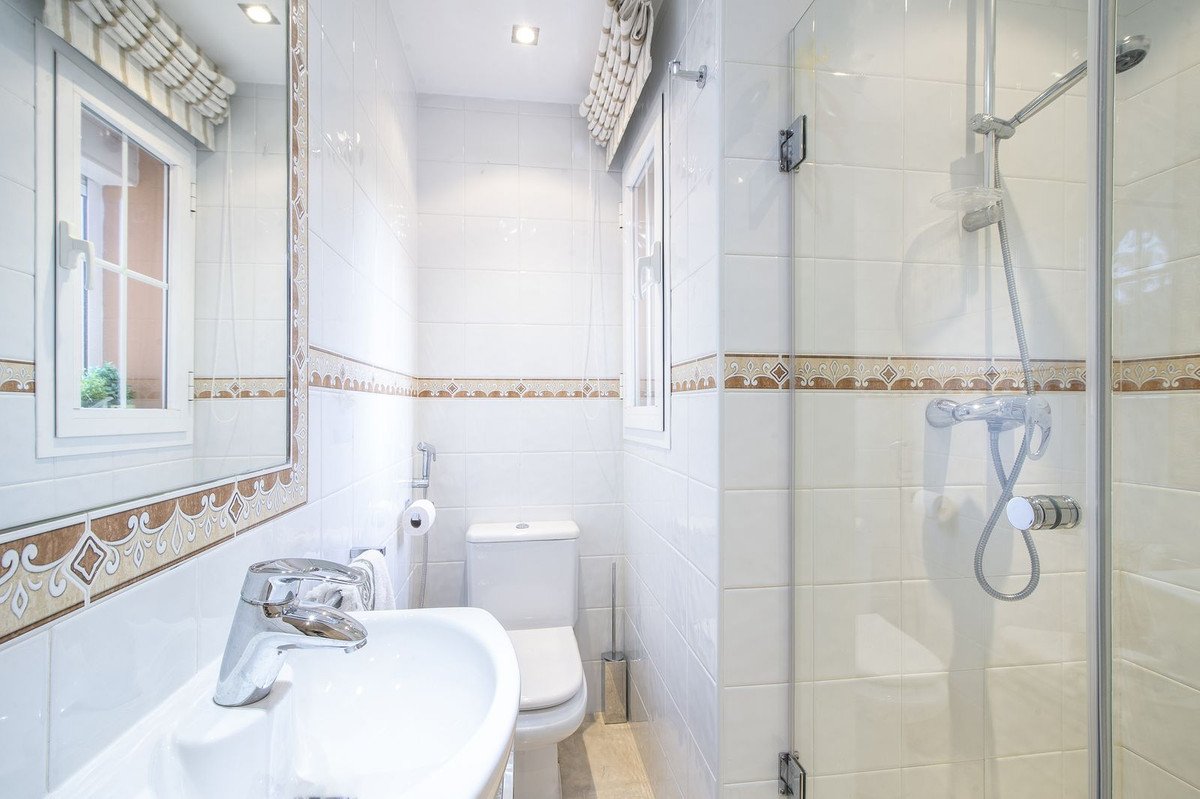 3 Bed Apartment for sale in Nueva Andalucía Costa Del Sol, Málaga, Spain