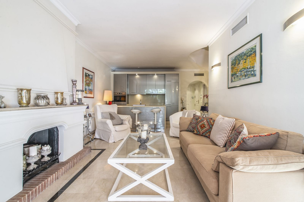 3 Bed Apartment for sale in Nueva Andalucía Costa Del Sol, Málaga, Spain