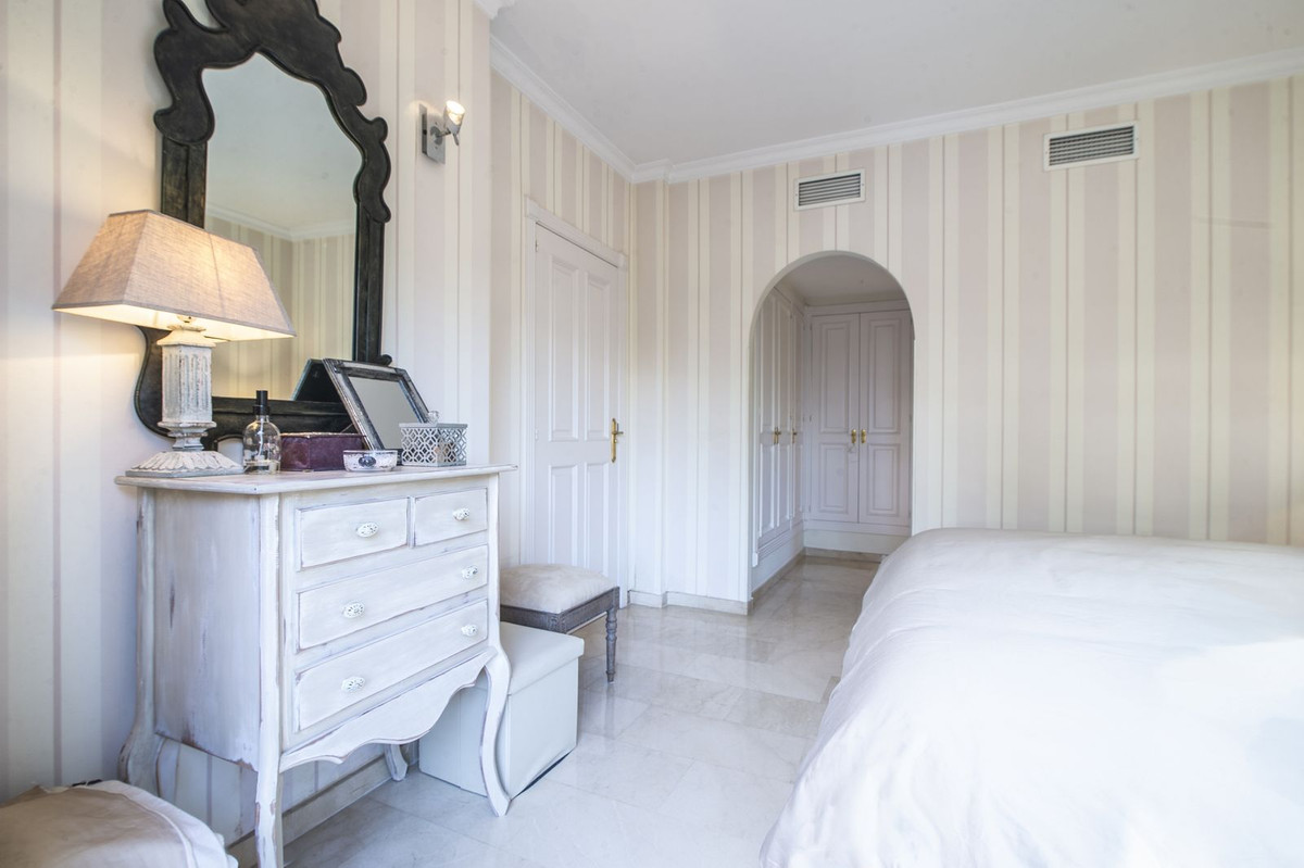 3 Bed Apartment for sale in Nueva Andalucía Costa Del Sol, Málaga, Spain