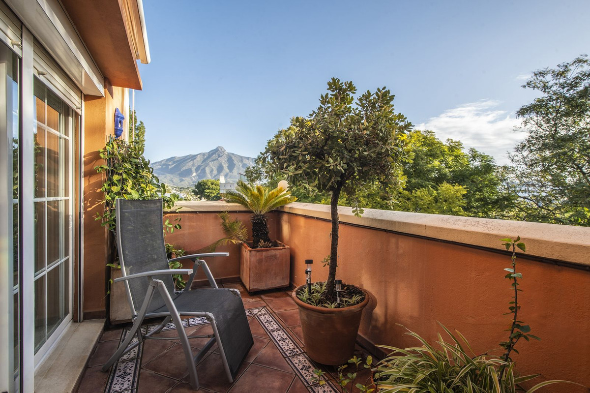 3 Bed Apartment for sale in Nueva Andalucía Costa Del Sol, Málaga, Spain