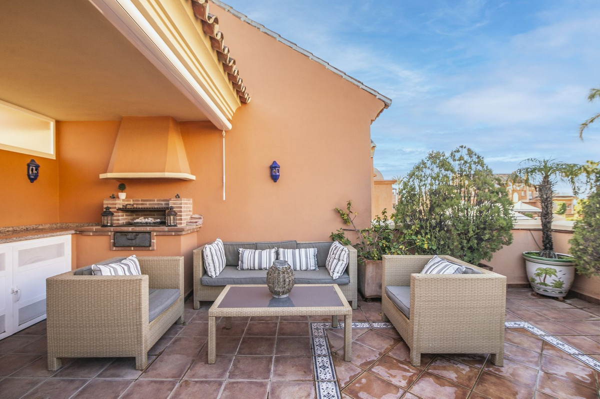 3 Bed Apartment for sale in Nueva Andalucía Costa Del Sol, Málaga, Spain