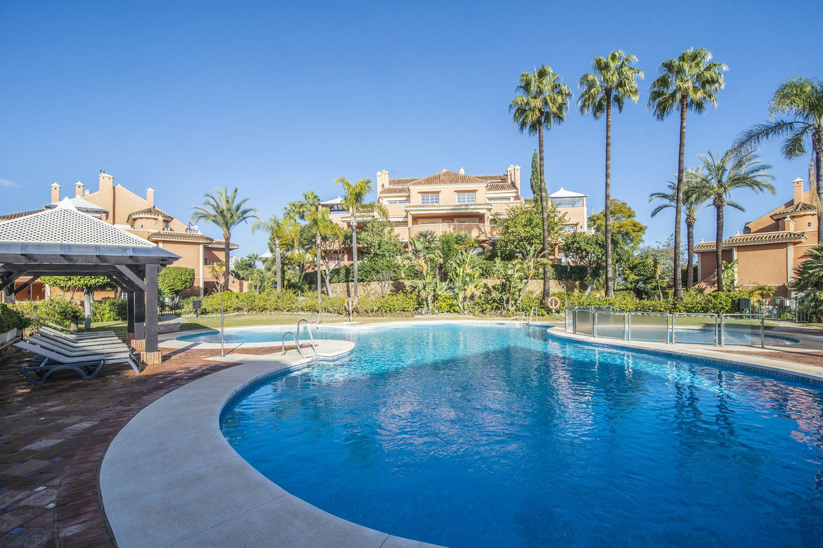 3 Bed Apartment for sale in Nueva Andalucía Costa Del Sol, Málaga, Spain