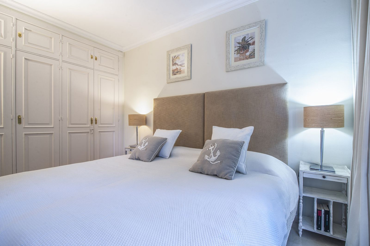 3 Bed Apartment for sale in Nueva Andalucía Costa Del Sol, Málaga, Spain