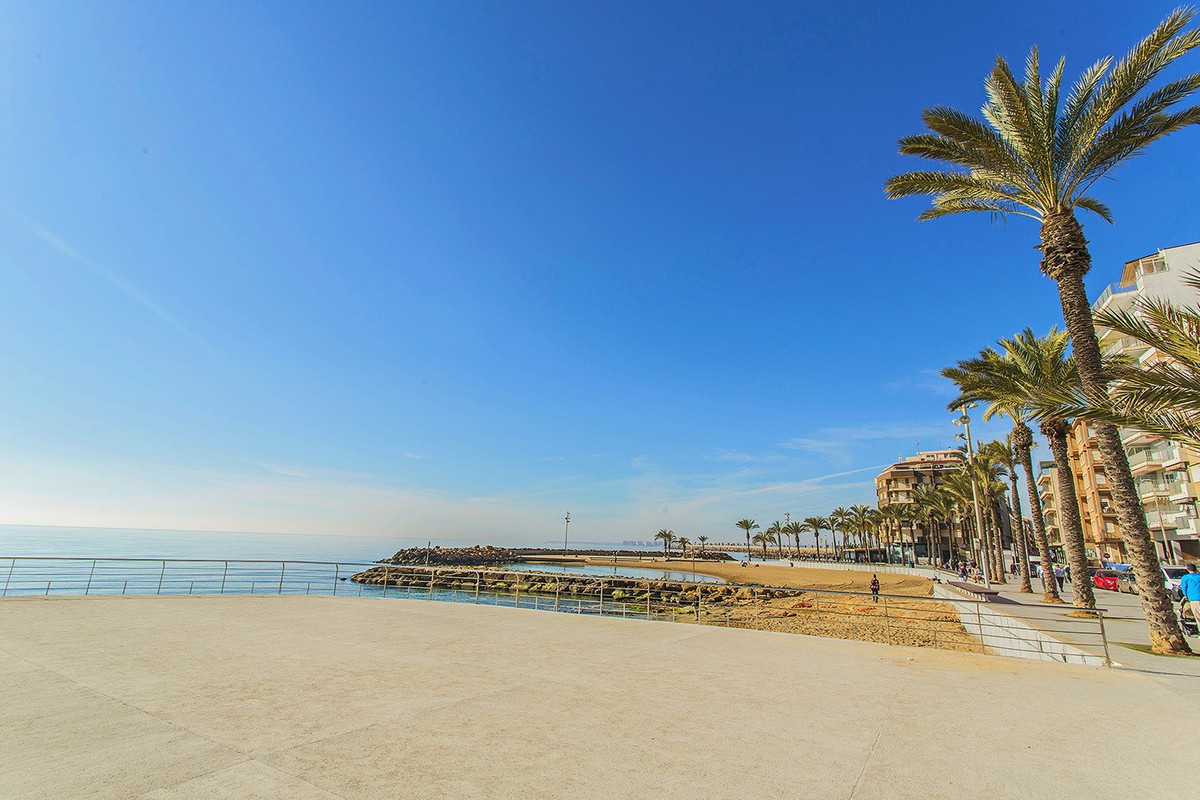 3 Bed Apartment for sale in Playa Del Cura Costa Blanca, Alicante, Spain