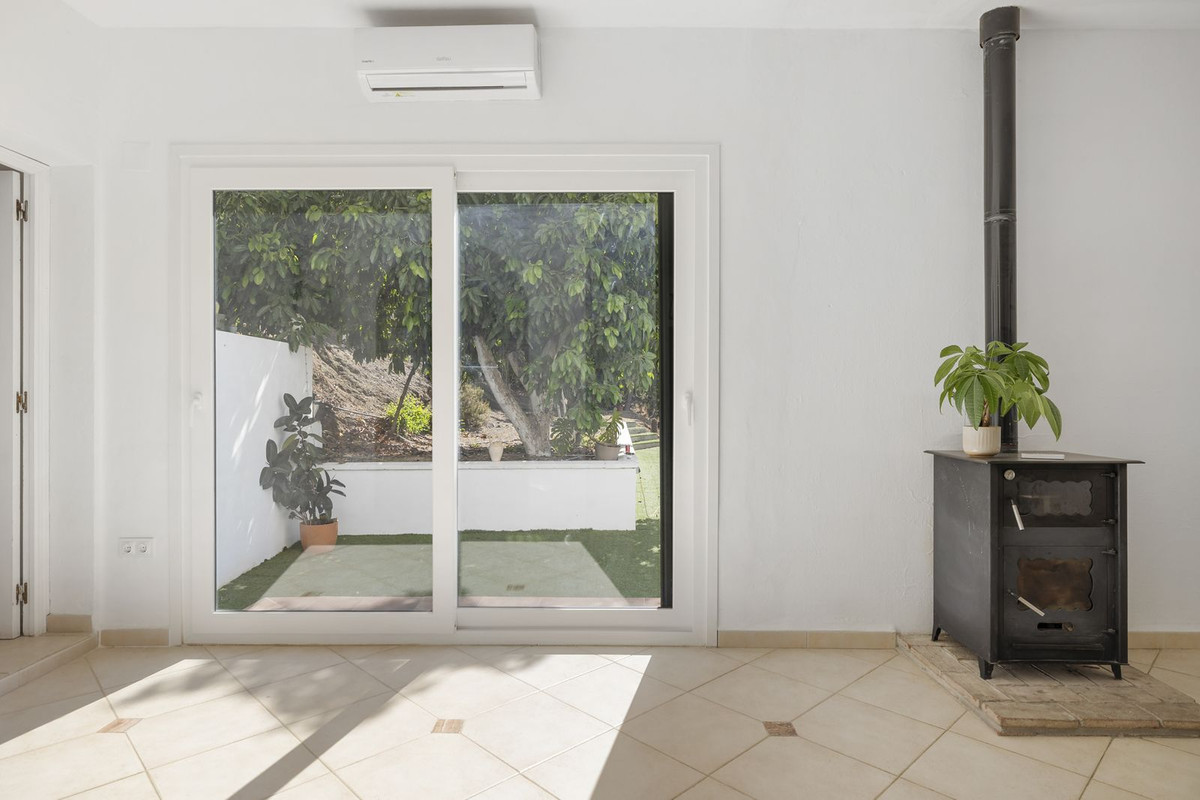 Se vende Villa - Chalet de 4 dormitorios en Costa Del Sol, Málaga, España
