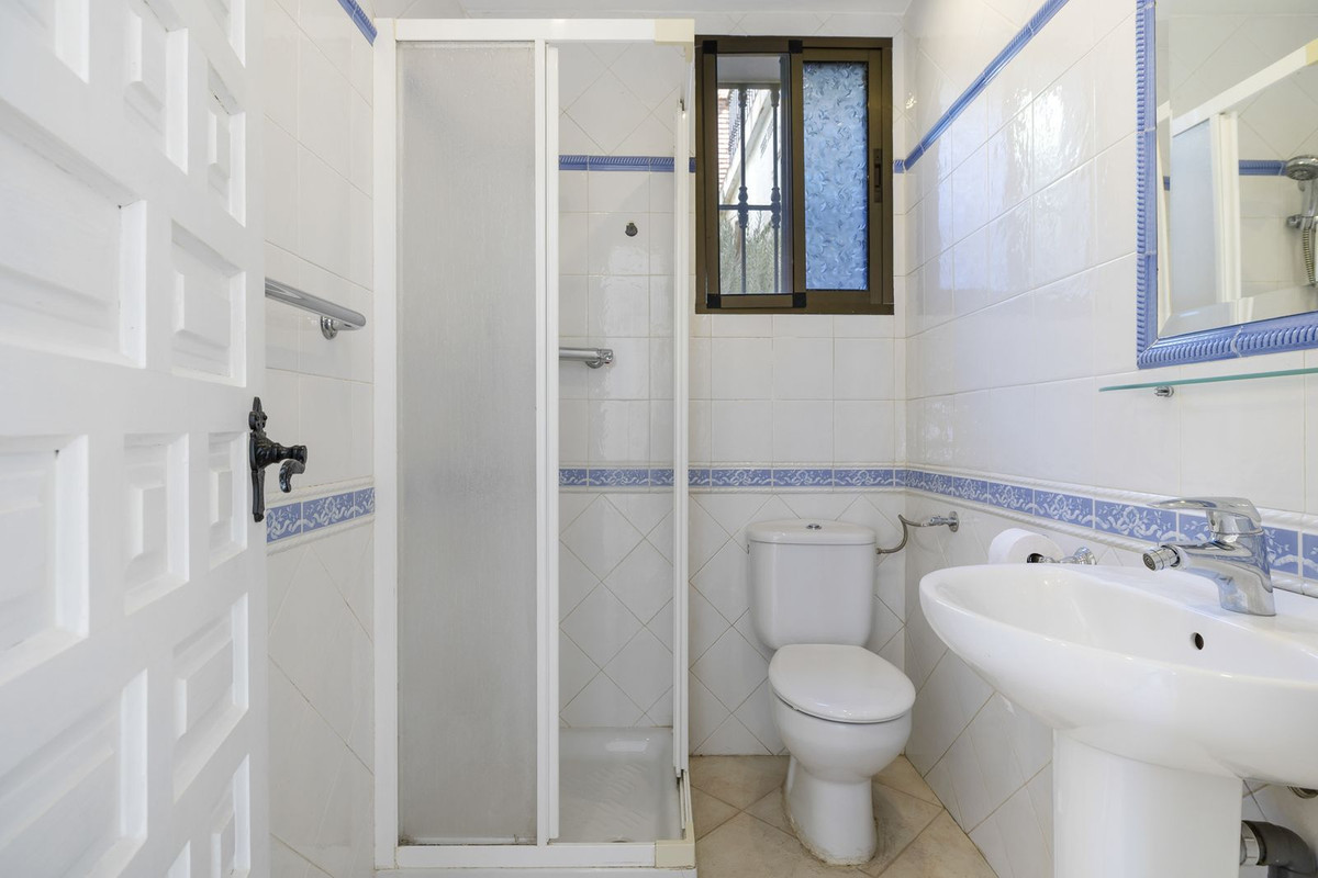 Se vende Villa - Chalet de 4 dormitorios en Costa Del Sol, Málaga, España