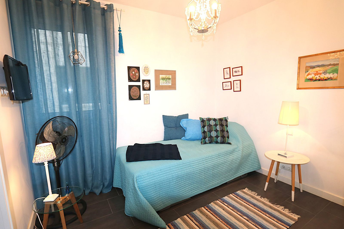 3 Bed Apartment for sale in Fuengirola Costa Del Sol, Málaga, Spain